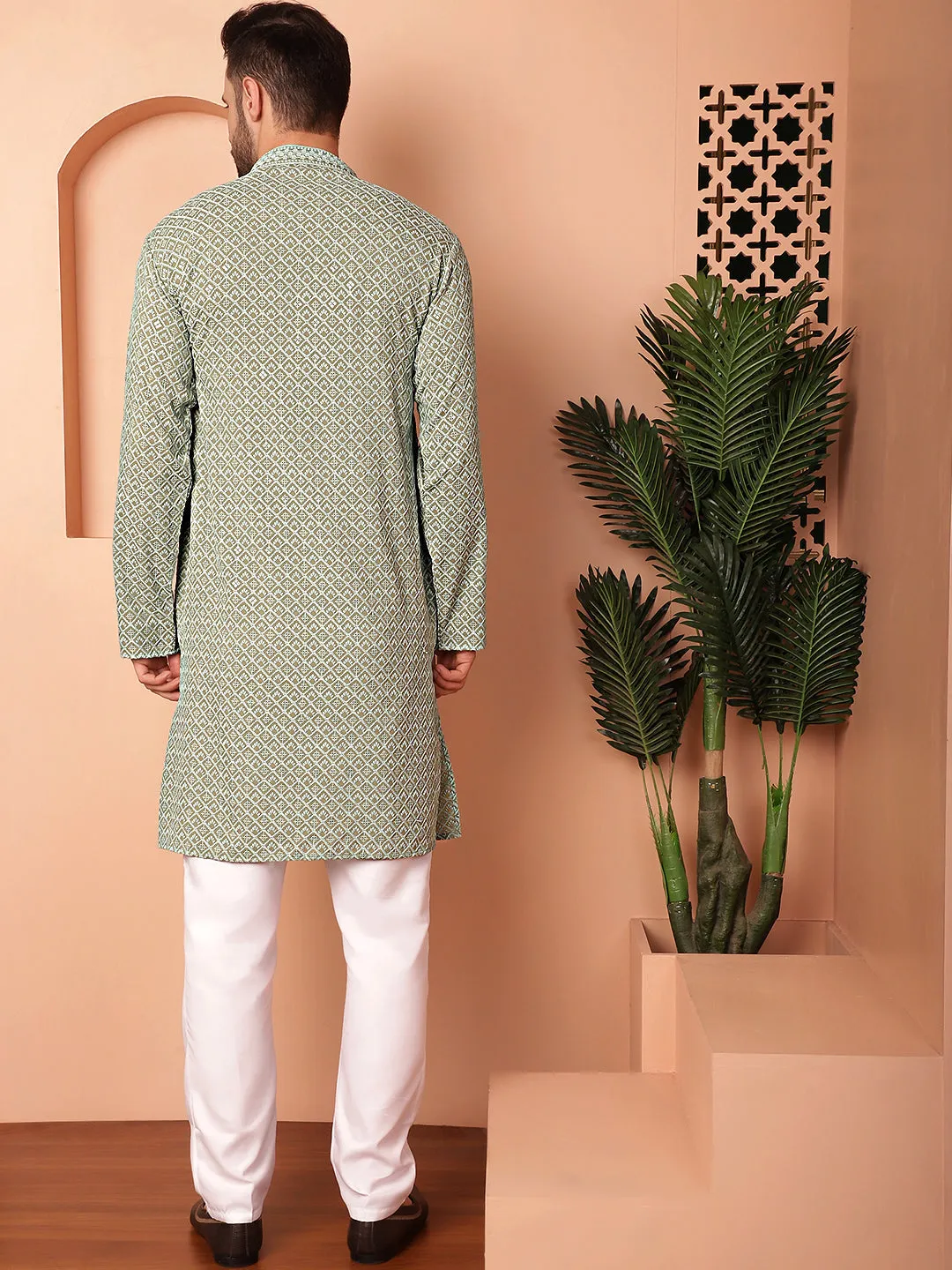 Men'S Green Embroidered And Sequence Kurta With Pyjama