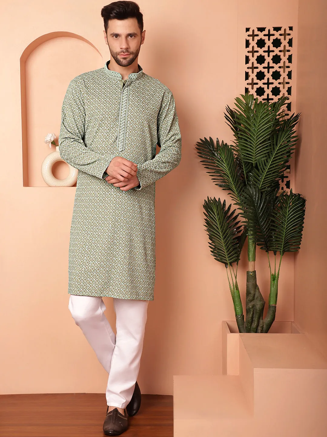 Men'S Green Embroidered And Sequence Kurta With Pyjama