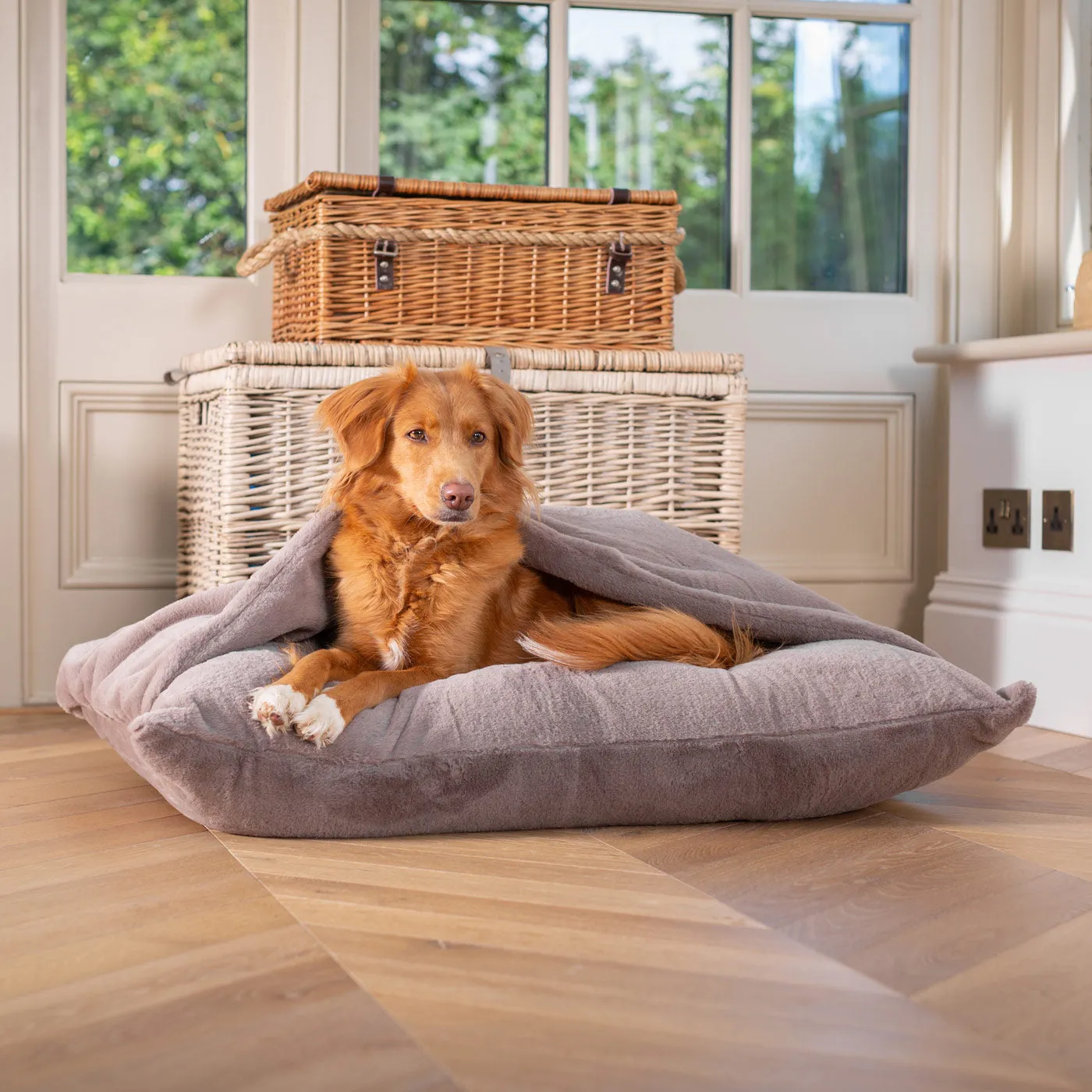 Sleepy Burrows Bed With Removable Cover in Calming Anti-Anxiety Fawn Faux Fur by Lords & Labradors