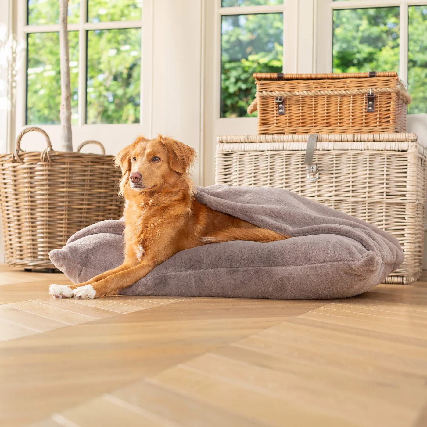 Sleepy Burrows Bed With Removable Cover in Calming Anti-Anxiety Fawn Faux Fur by Lords & Labradors