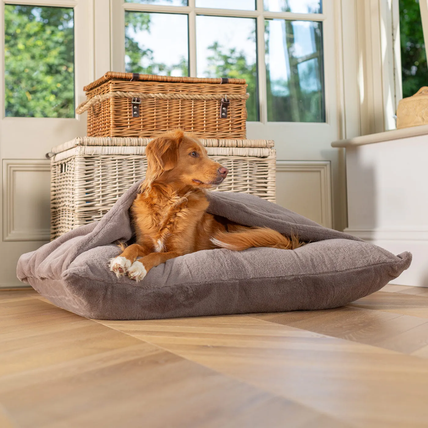 Sleepy Burrows Bed With Removable Cover in Calming Anti-Anxiety Fawn Faux Fur by Lords & Labradors