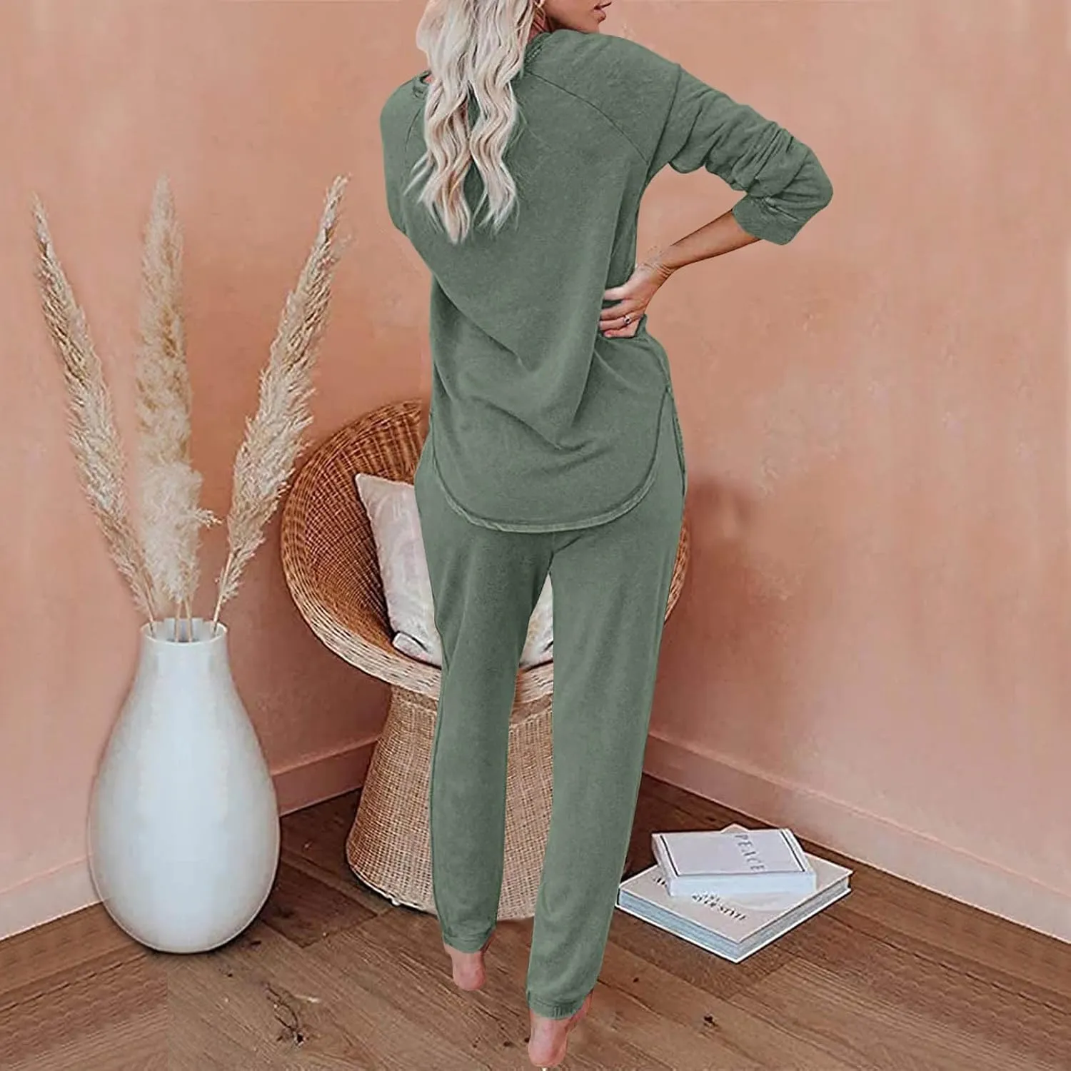 Women's 2 Piece Outfits Lounge Sets Long Sleeve Tops and Jogger Sweatpants Track Sweats Suits Loungewear Pajama Sets